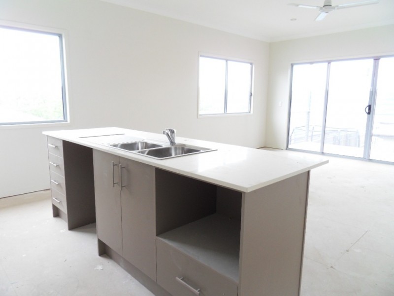 17 Honeypot Avenue, Springfield Lakes QLD 4300