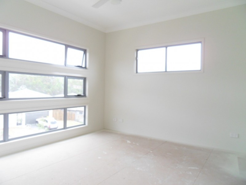 17 Honeypot Avenue, Springfield Lakes QLD 4300