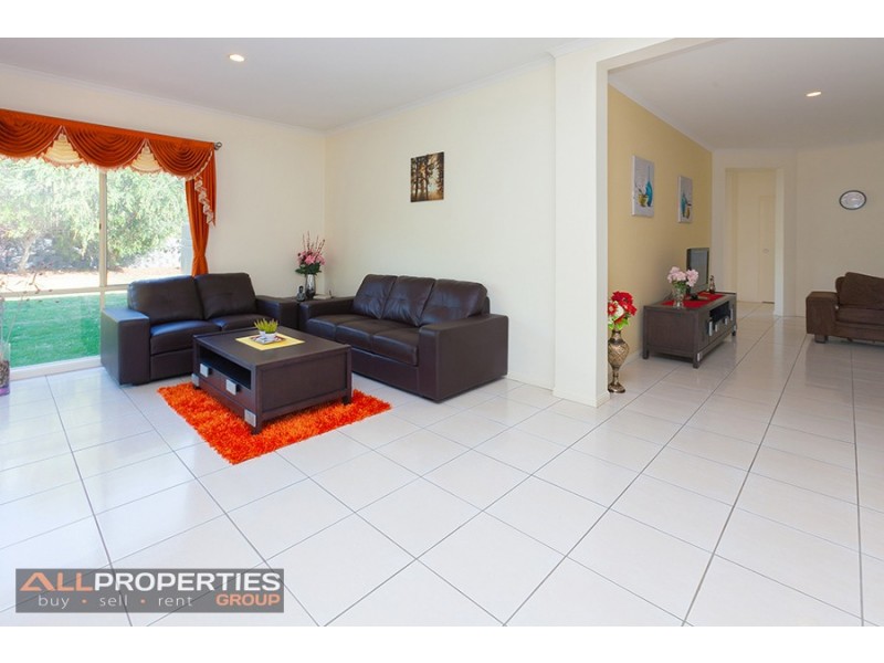 118 James Josey Ave, Springfield Lakes QLD 4300