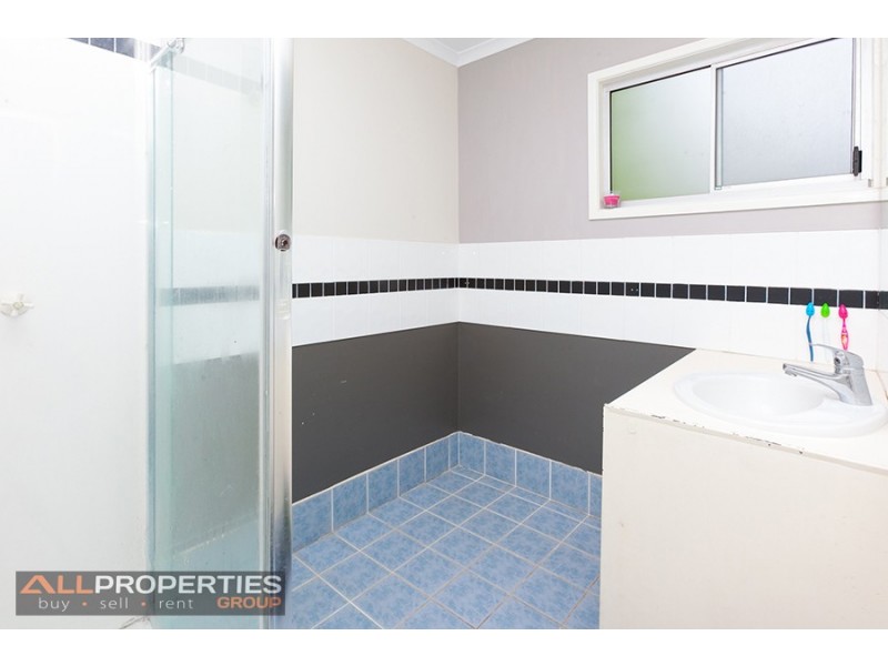 3 Vicki Street, Redbank Plains QLD 4301