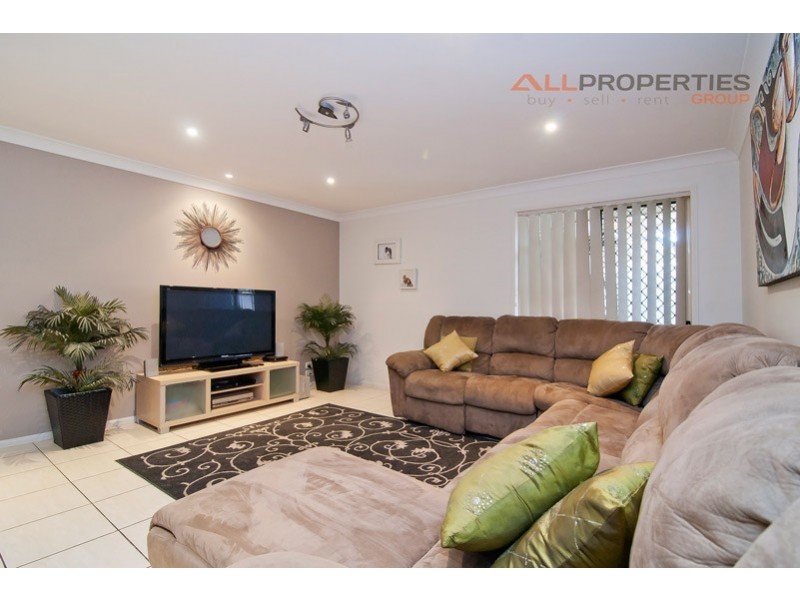 9 Orchard Cres, Springfield Lakes QLD 4300