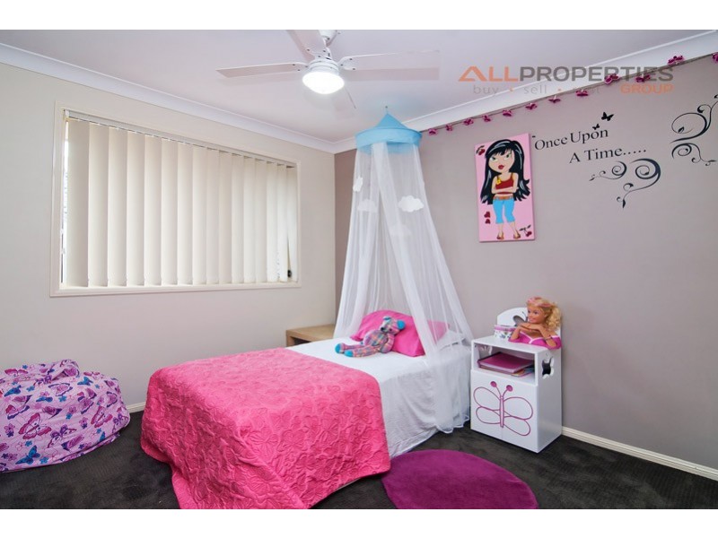 9 Orchard Cres, Springfield Lakes QLD 4300