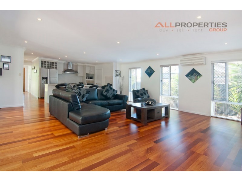 9 Den Otter Drive, Bellbird Park QLD 4300