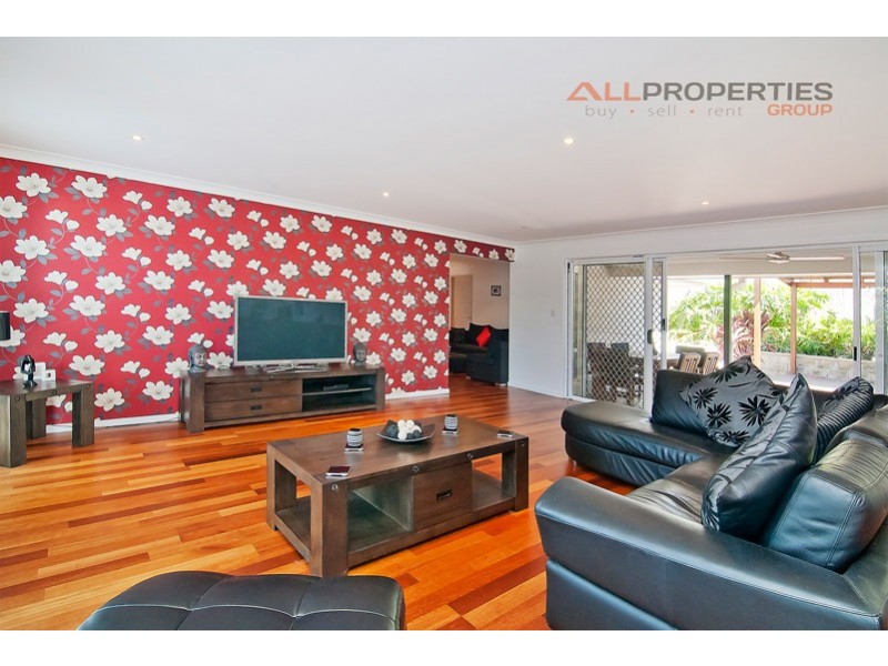 9 Den Otter Drive, Bellbird Park QLD 4300