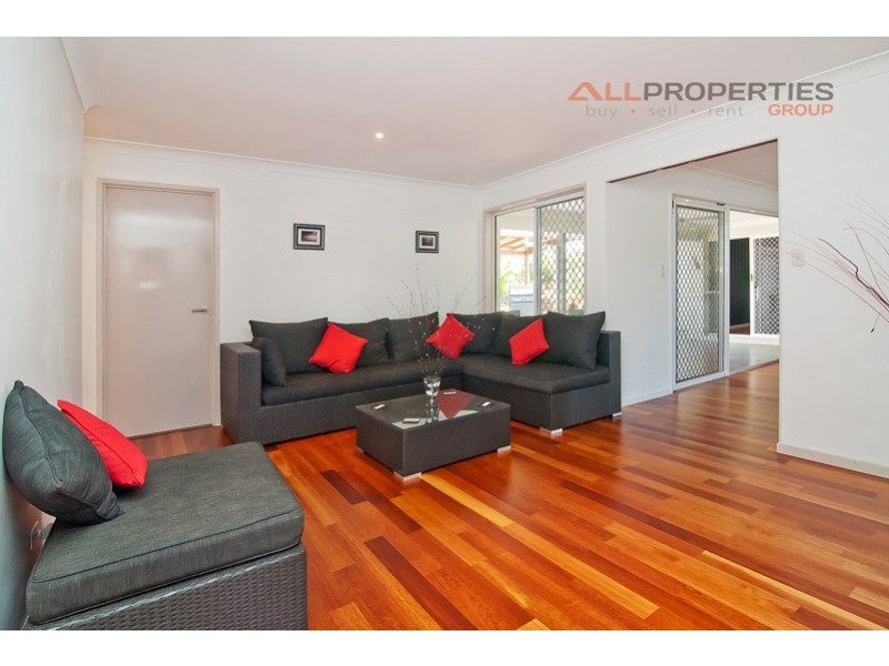 9 Den Otter Drive, Bellbird Park QLD 4300