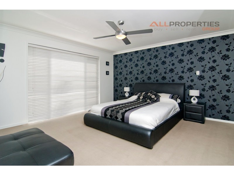 9 Den Otter Drive, Bellbird Park QLD 4300