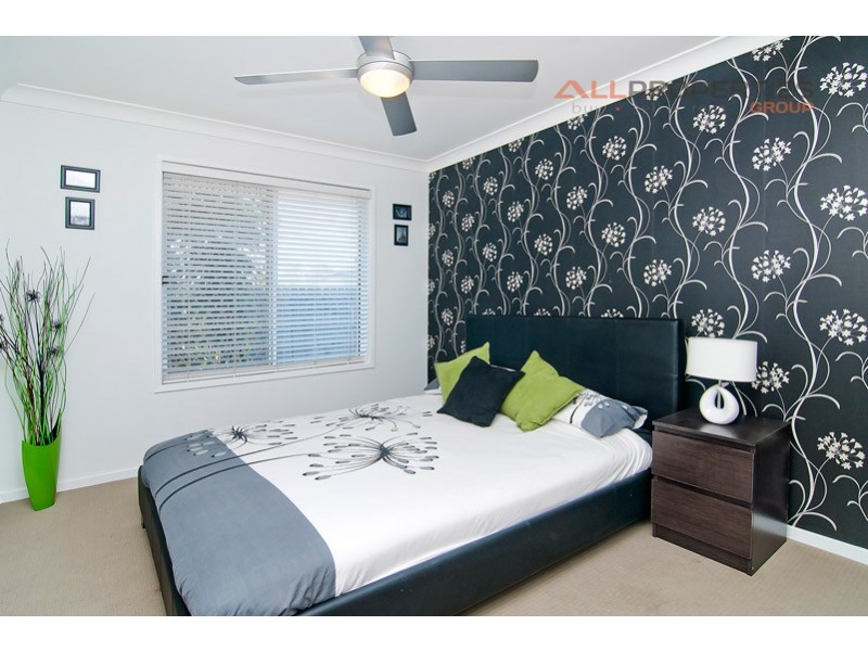 9 Den Otter Drive, Bellbird Park QLD 4300