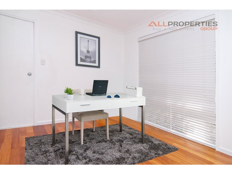 9 Den Otter Drive, Bellbird Park QLD 4300