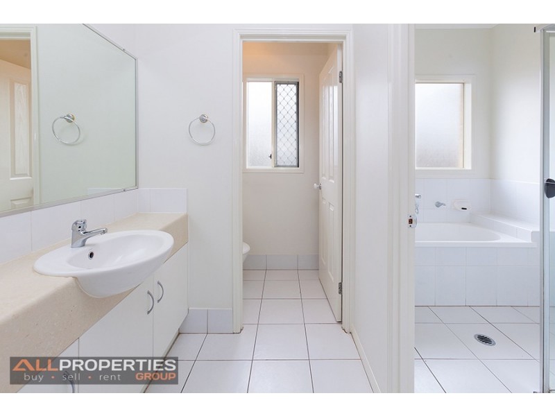 19 Raleigh Place, Redbank Plains QLD 4301