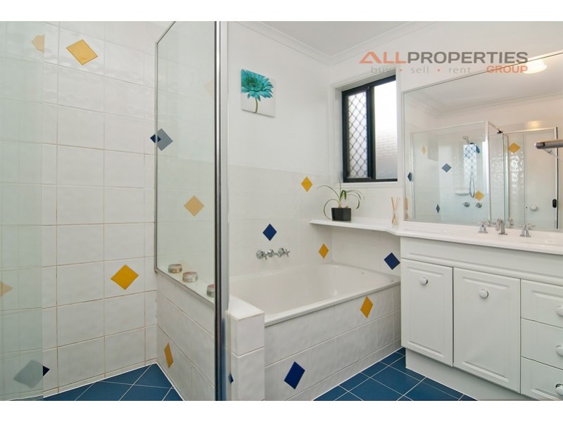 11 Admiral Crescent, Springfield Lakes QLD 4300