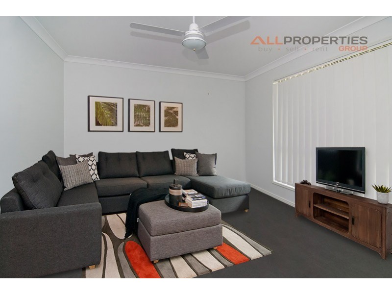 8 Jene Court, Flinders View QLD 4305