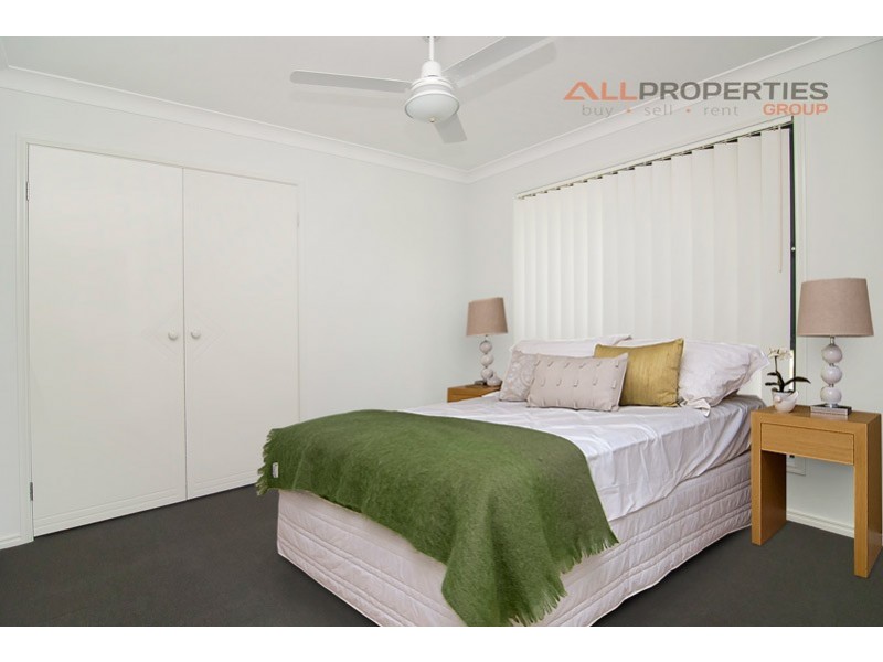 8 Jene Court, Flinders View QLD 4305