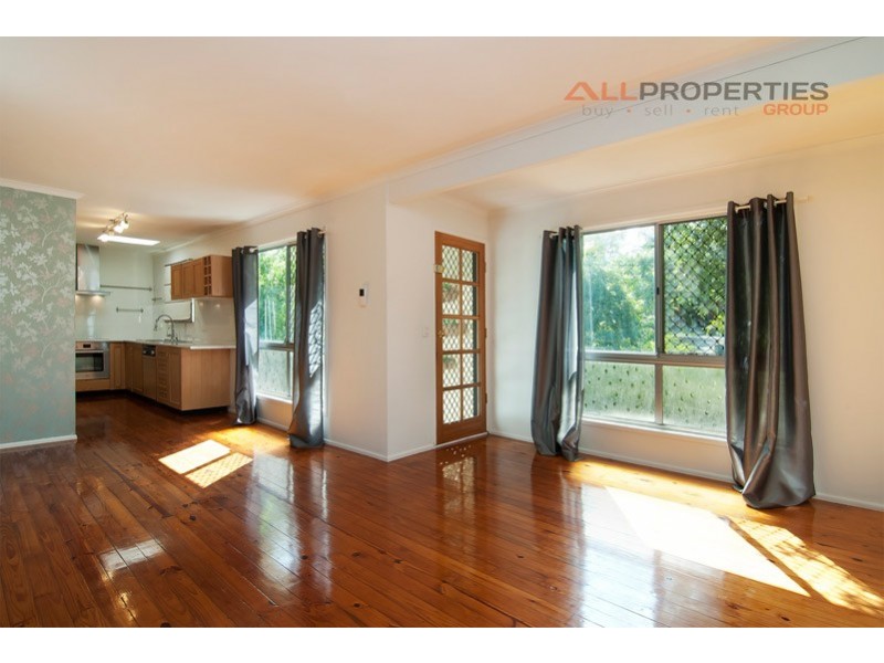 11 Cooneana Street, Bundamba QLD 4304
