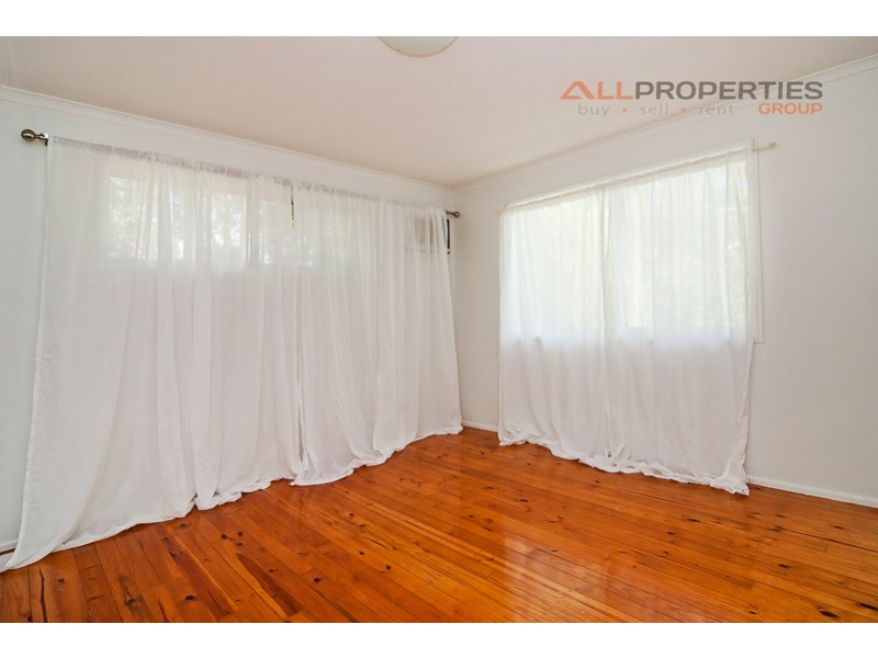 11 Cooneana Street, Bundamba QLD 4304