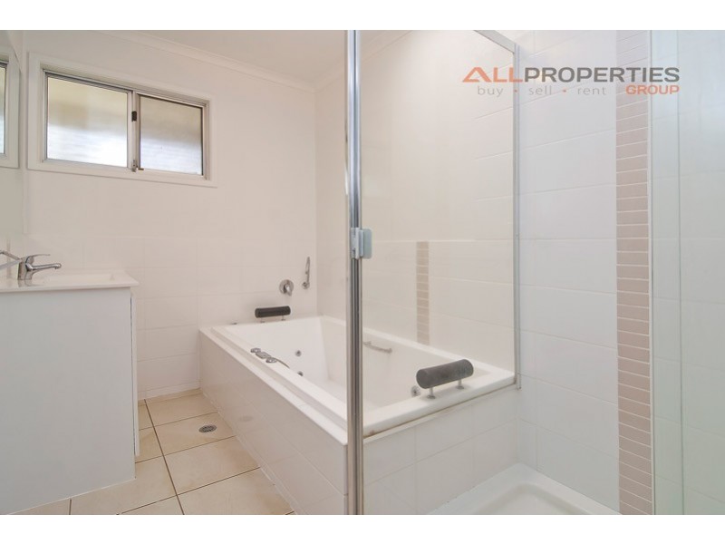 11 Cooneana Street, Bundamba QLD 4304