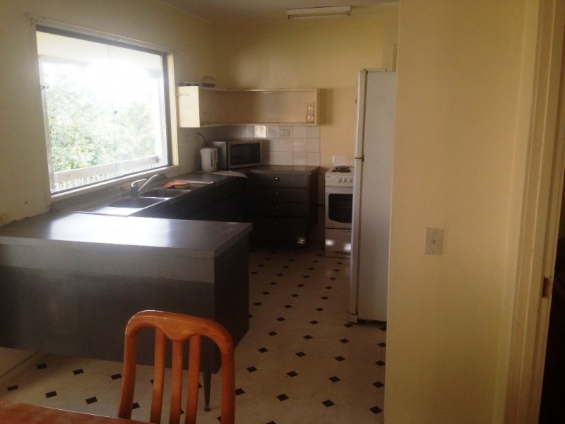 4 Lanark Street, Kenmore QLD 4069