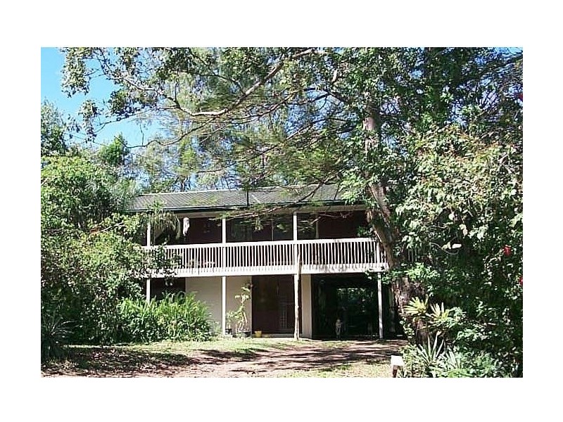 4 Lanark Street, Kenmore QLD 4069