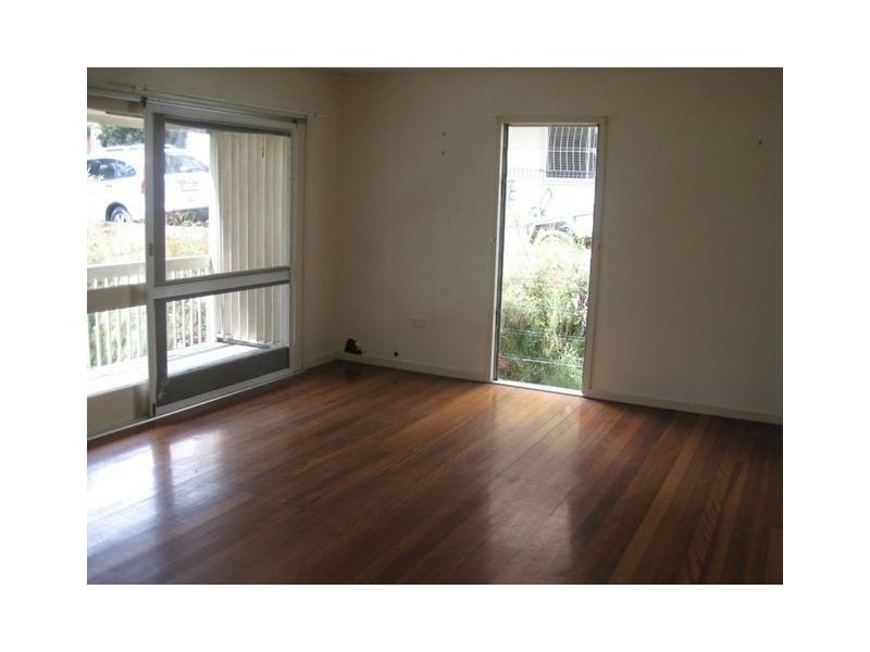 4 Lanark Street, Kenmore QLD 4069