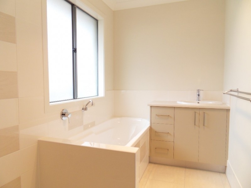 16 Eucalyptus Street, Ripley QLD 4306