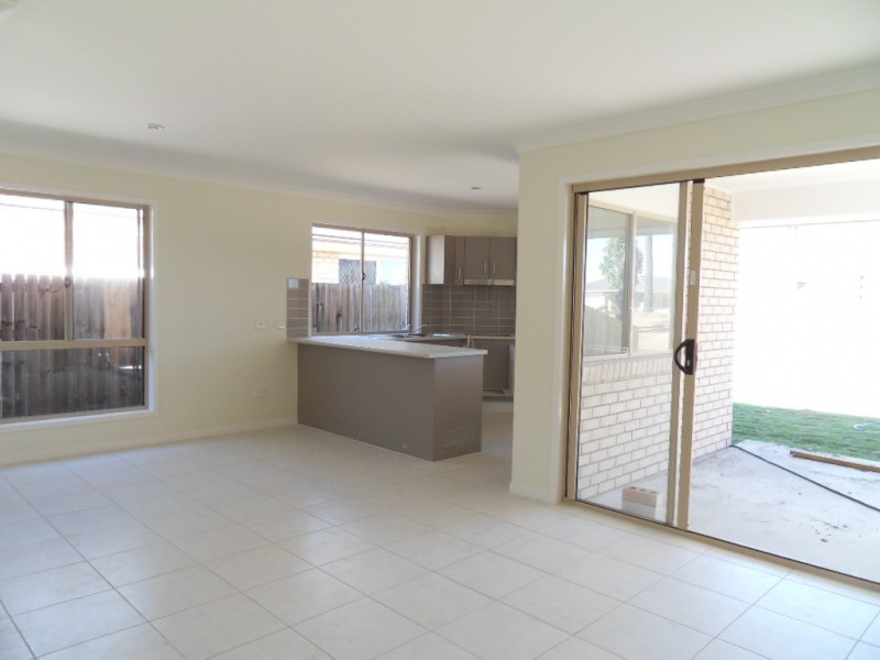39 Glorious Promenade, Redbank Plains QLD 4301