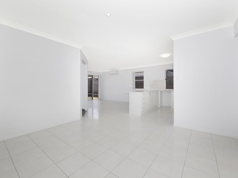 5 Joanne Court, Gleneagle QLD 4285