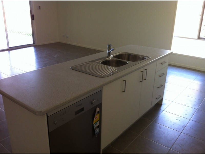 5 Morris Crescent, Bellbird Park QLD 4300