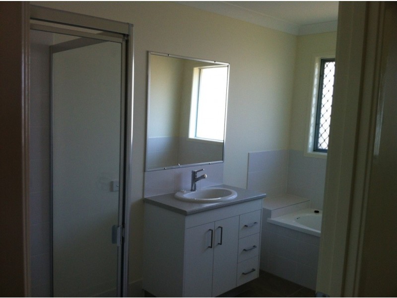 5 Morris Crescent, Bellbird Park QLD 4300