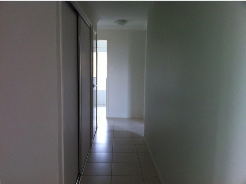 8 Grindelia Drive, Springfield Lakes QLD 4300