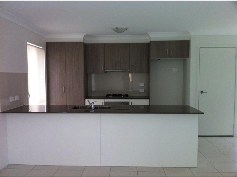 8 Grindelia Drive, Springfield Lakes QLD 4300