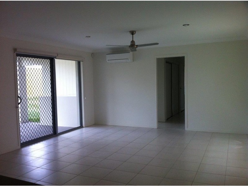 8 Grindelia Drive, Springfield Lakes QLD 4300