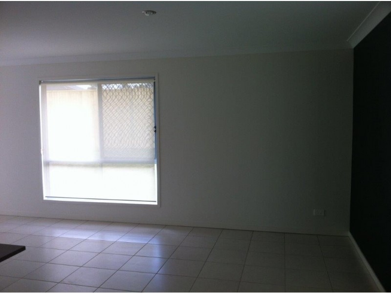 8 Grindelia Drive, Springfield Lakes QLD 4300
