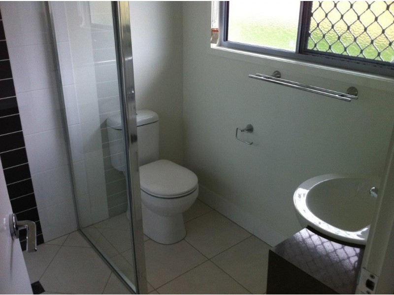8 Grindelia Drive, Springfield Lakes QLD 4300