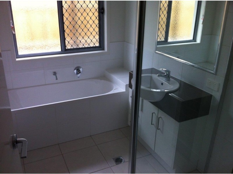 8 Grindelia Drive, Springfield Lakes QLD 4300