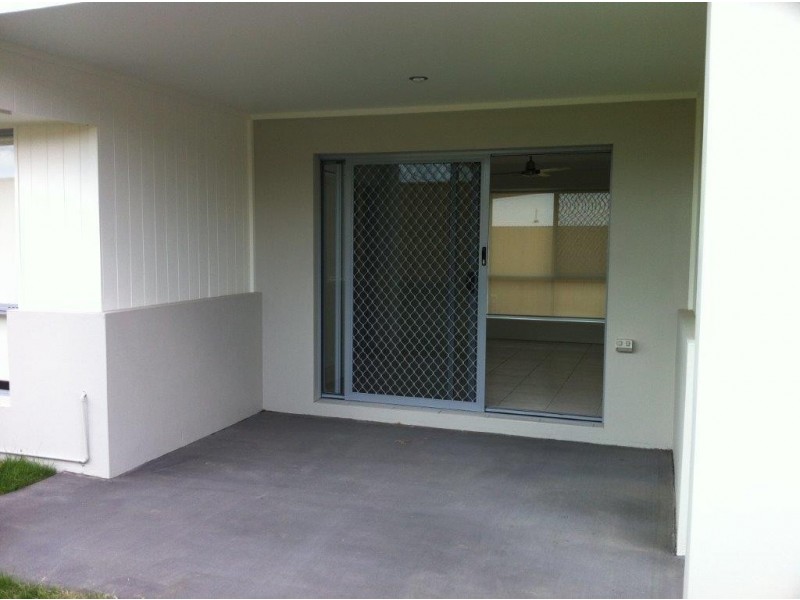 8 Grindelia Drive, Springfield Lakes QLD 4300