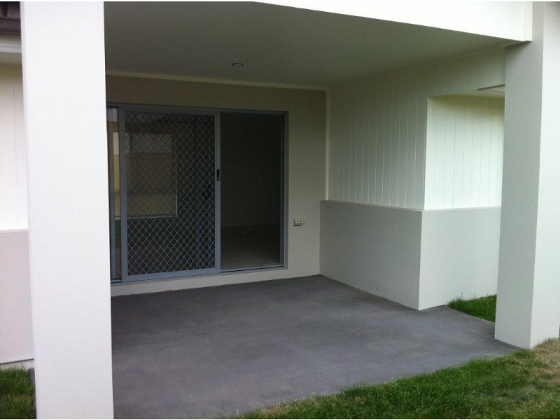 8 Grindelia Drive, Springfield Lakes QLD 4300