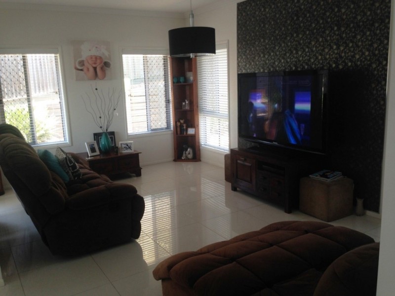 17 Waratah Crescent, Springfield Lakes QLD 4300