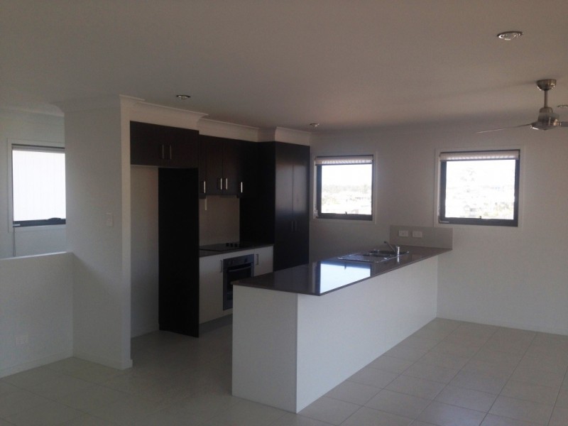 2 Pine Court, Springfield Lakes QLD 4300