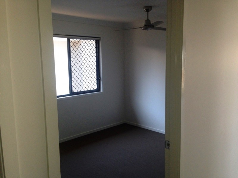 2 Pine Court, Springfield Lakes QLD 4300