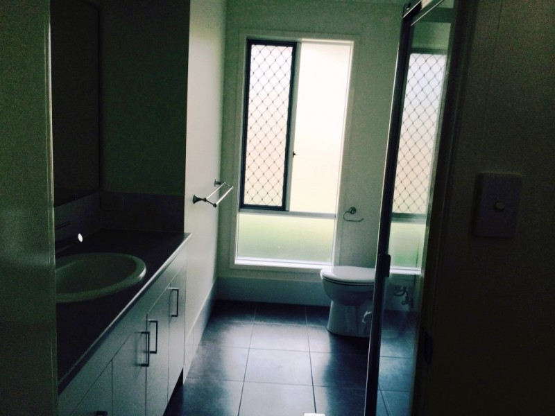 5 Romulus Circuit, Augustine Heights QLD 4300