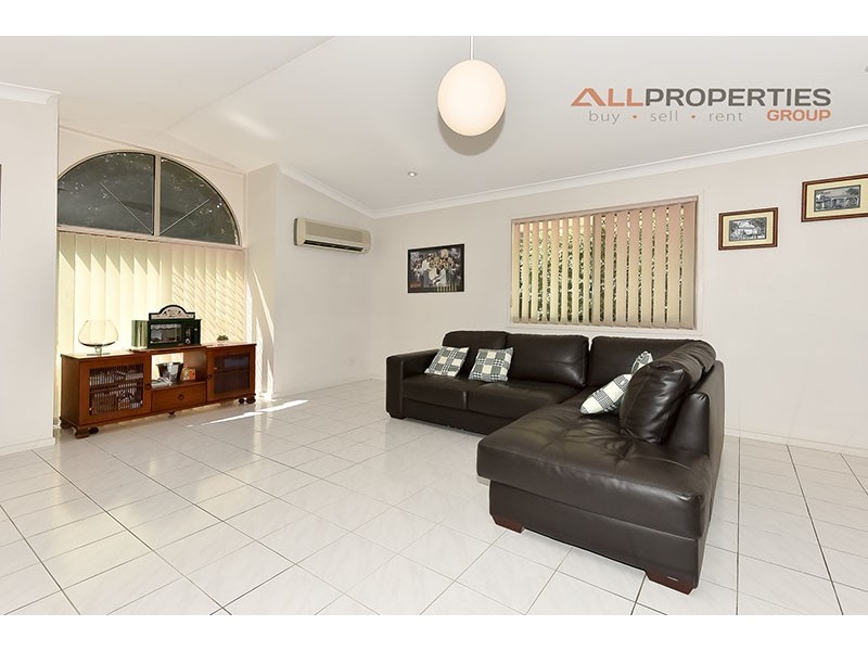 40 Pringle Place, Forest Lake QLD 4078