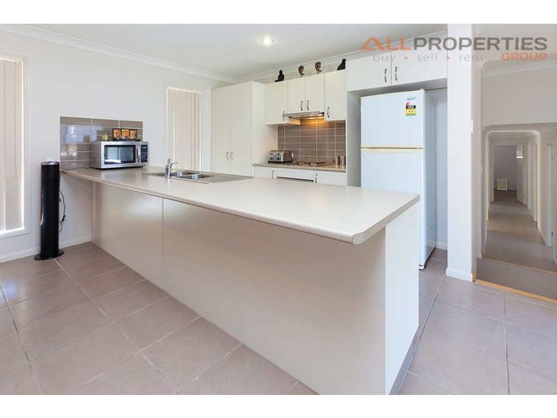 2 Kondalilla Crescent, Springfield Lakes QLD 4300