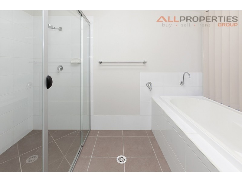 2 Kondalilla Crescent, Springfield Lakes QLD 4300