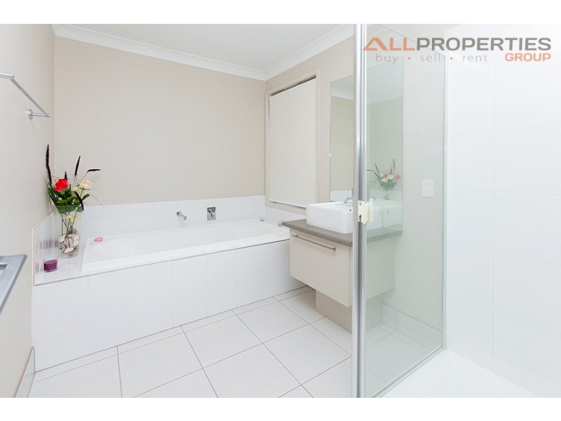 75 Valentine Circuit, Augustine Heights QLD 4300