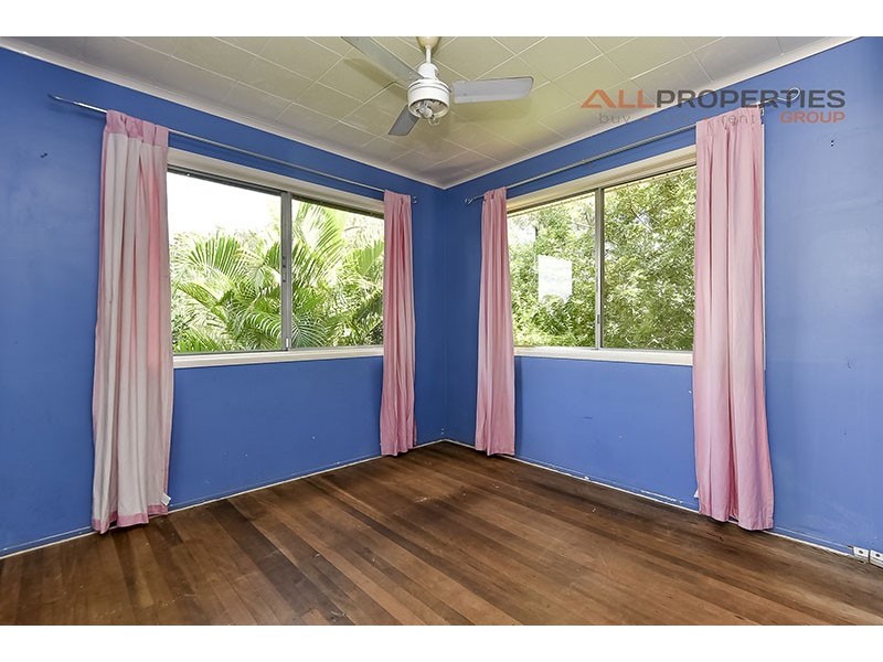37 Hallett Avenue, Camira QLD 4300