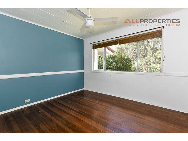 37 Hallett Avenue, Camira QLD 4300