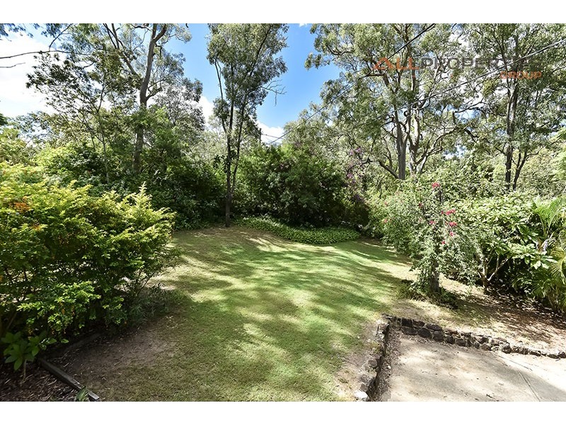 37 Hallett Avenue, Camira QLD 4300