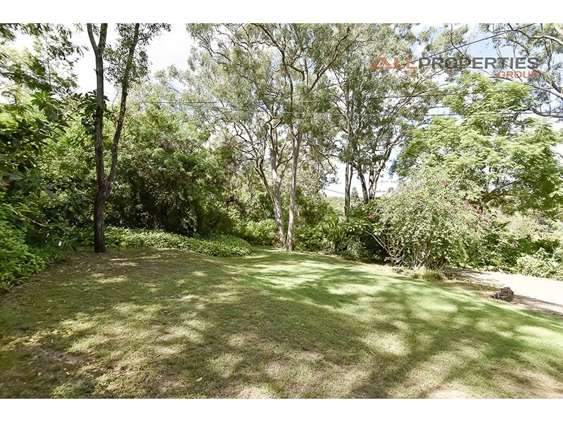 37 Hallett Avenue, Camira QLD 4300