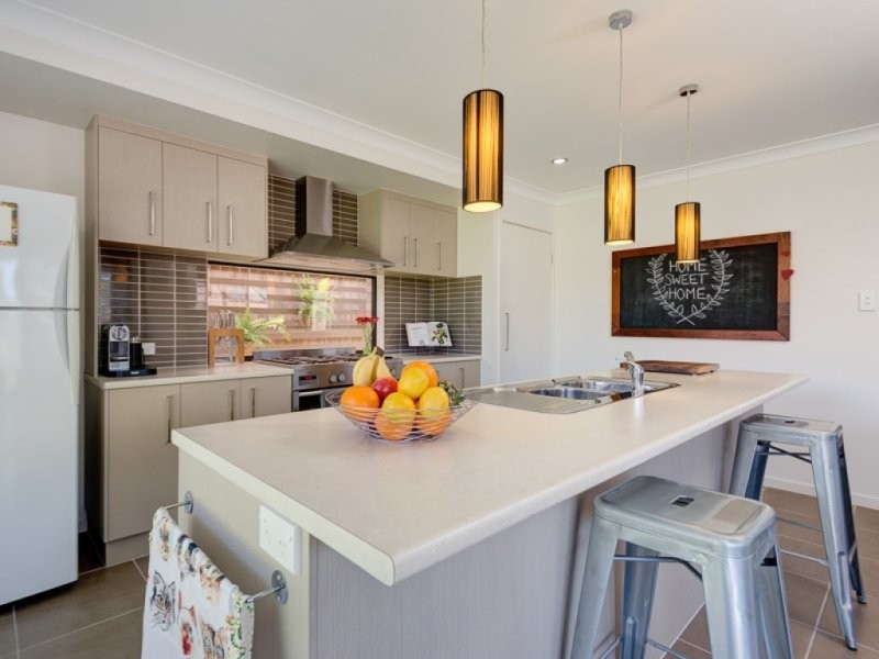 25 Daisy Street, Springfield Lakes QLD 4300