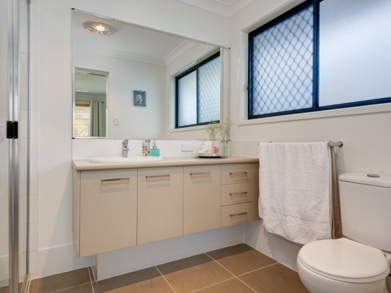25 Daisy Street, Springfield Lakes QLD 4300