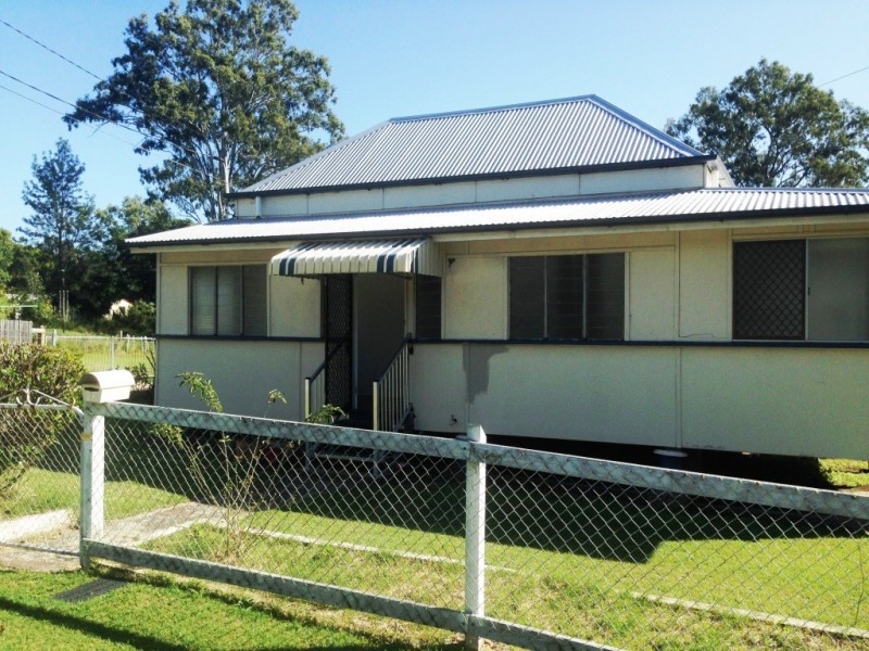 26 Mary Street, Blackstone QLD 4304